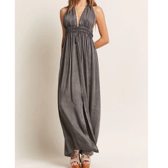 Boho Me Dresses & Skirts - Boho Me Plunging Halter Maxi Dress